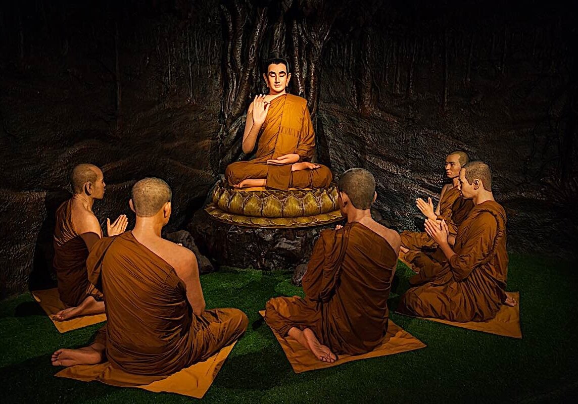 Shakyamuni Buddha teaching.